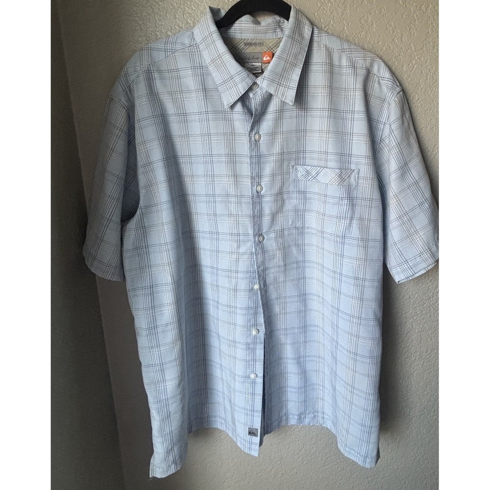 Quiksilver Men's Large Plaid Button-Up Shirt Light Blue Short Sleeve W/Pocket